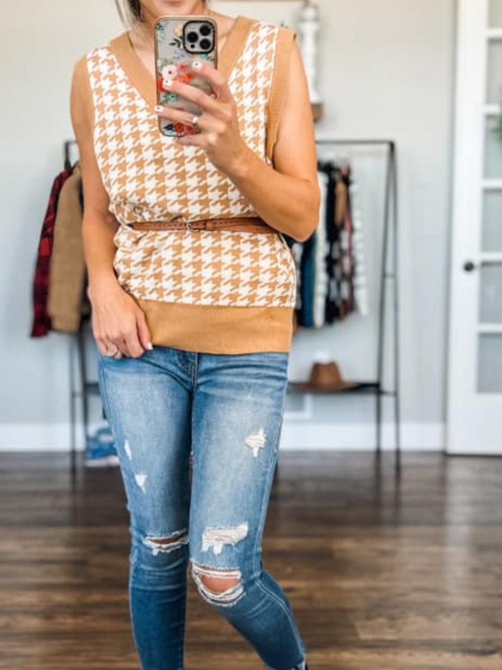 Lularoe Tan Houndstooth Sweater Vest Nadia -Butterscotch Small